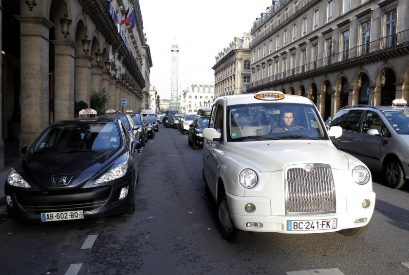 Такси в Париже