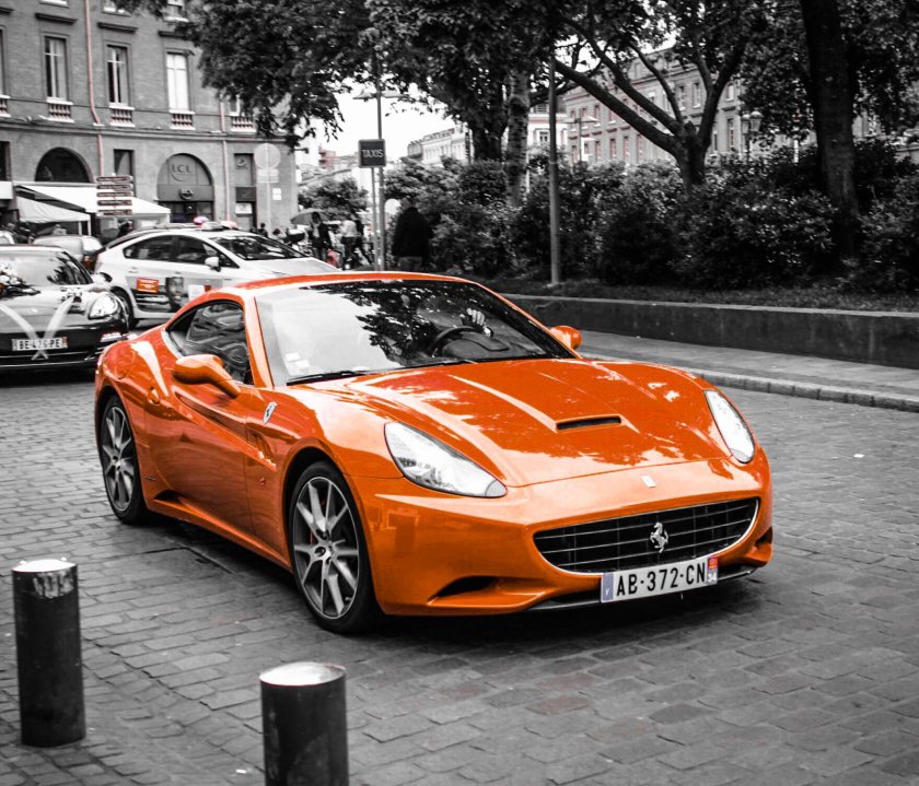 Порше 911 оранжевый