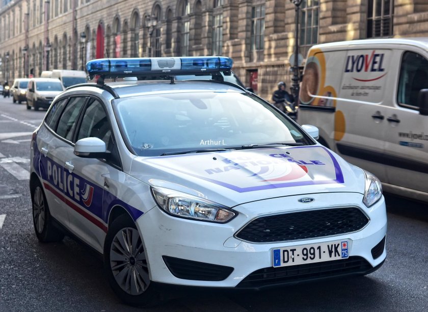 Полицейские машины Франции