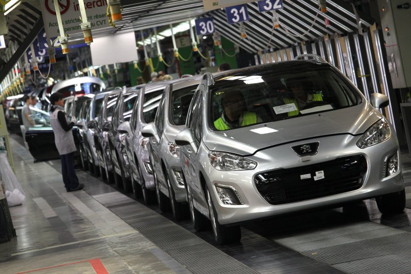 Завод Пежо во Франции