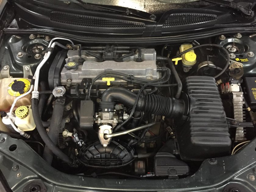 Додж Стратус мотор 2.4