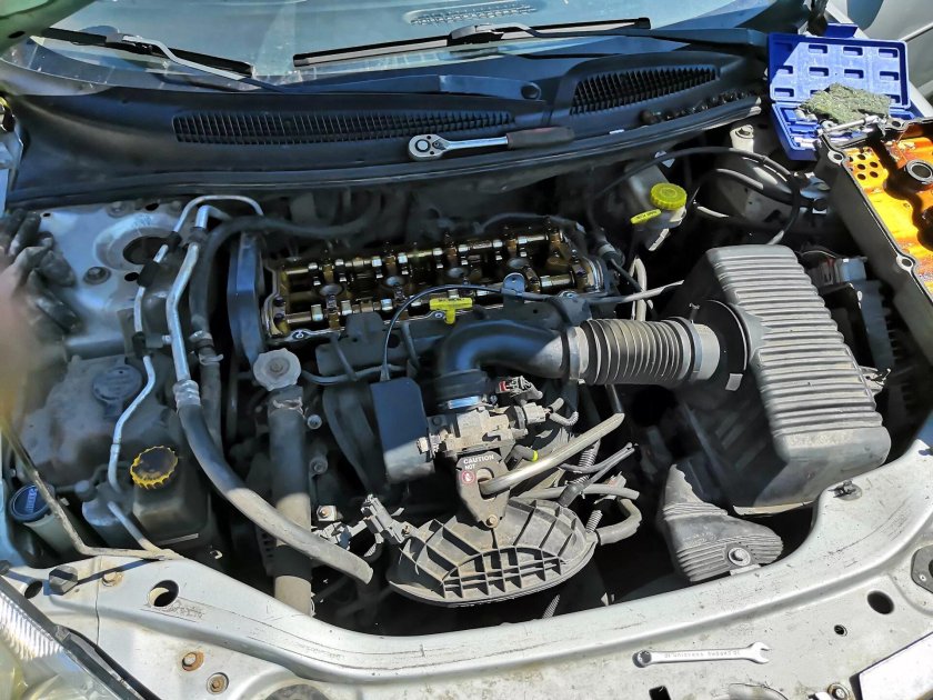 Dodge Stratus 2.4 мотор