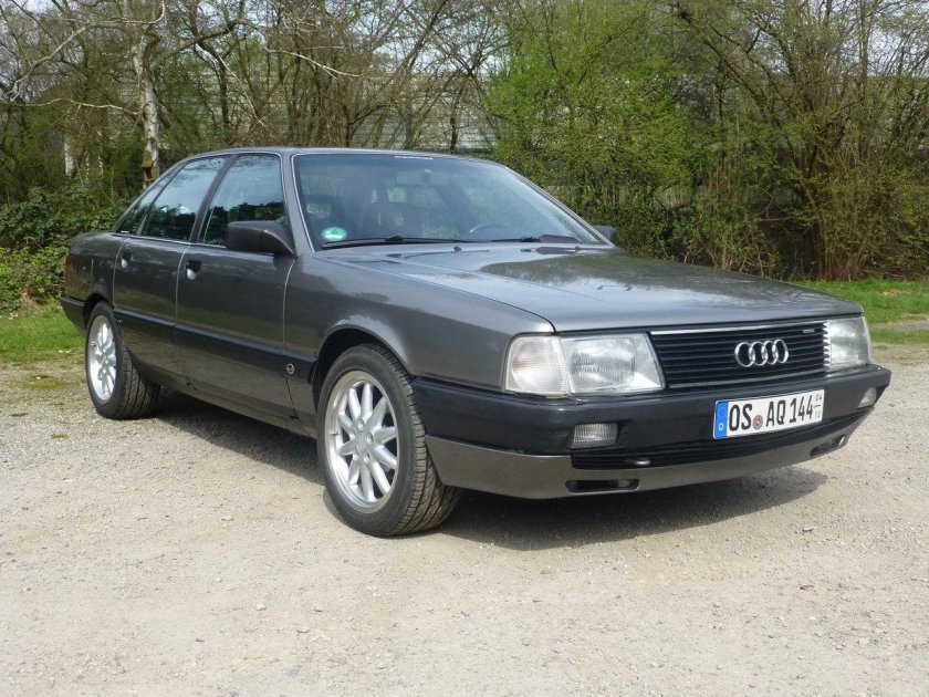 Audi 100 c3