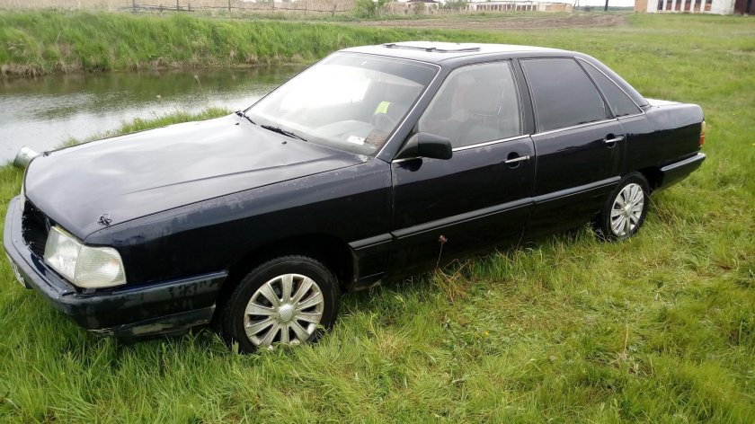 Ауди 100 Старая