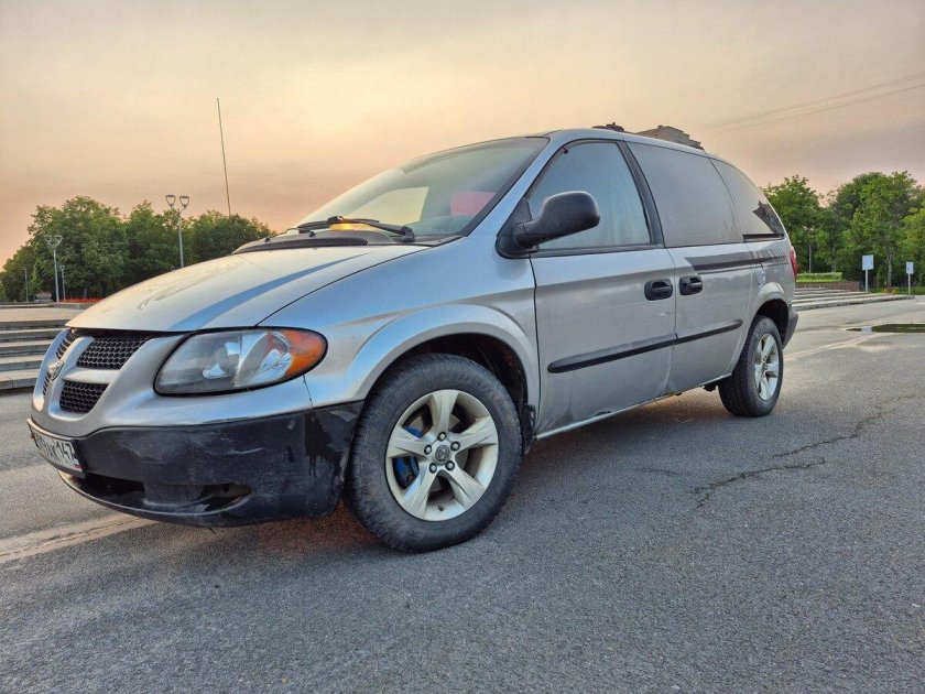 Додж караван 2001