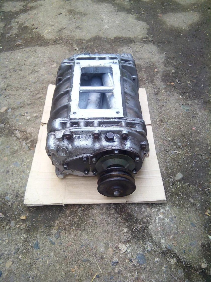 ЯАЗ 204 нагнетатель