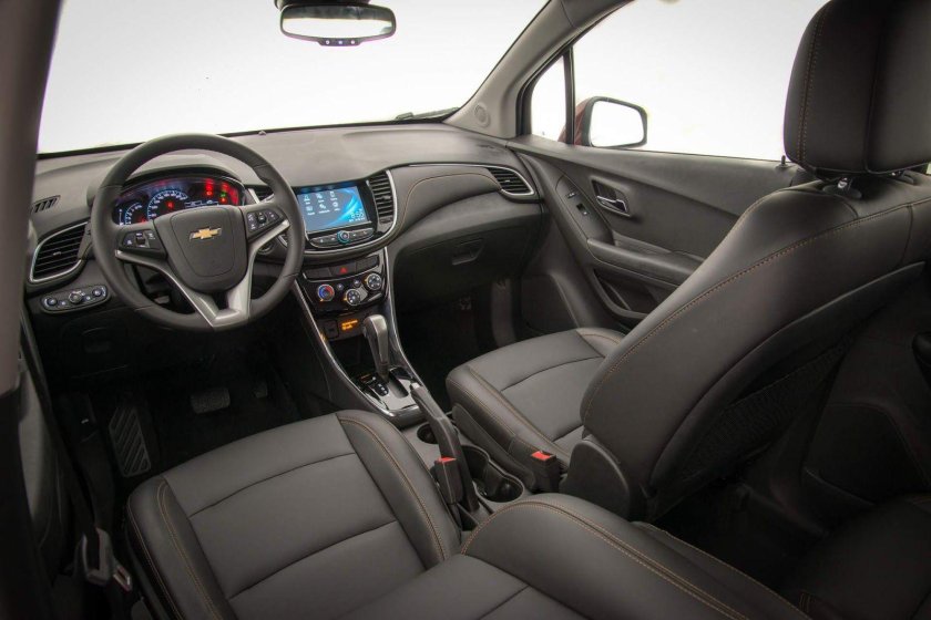 Шевроле трекер салон