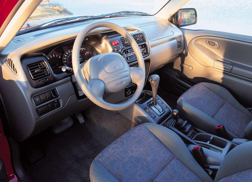 Chevrolet Tracker 2000 салон