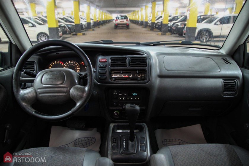 Chevrolet Tracker 2001 салон