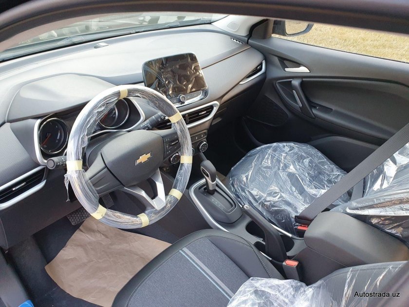 Chevrolet Tracker 2022 салон