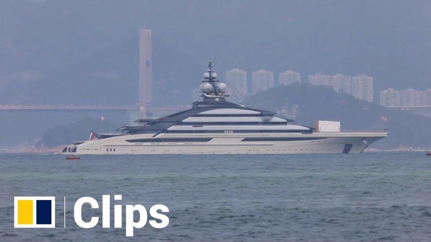 Яхта миллиардера во Владивостоке