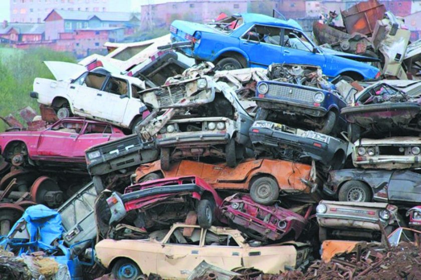 Свалка машин