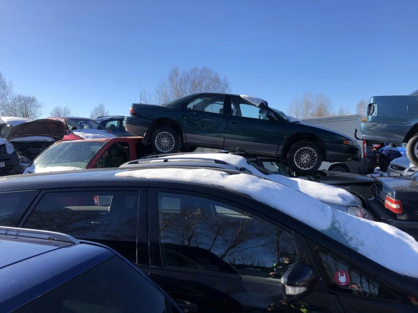 Свалка автомобилей