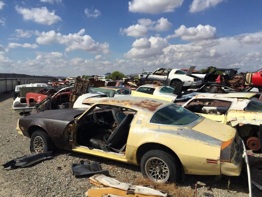 Автосвалка Абу Даби