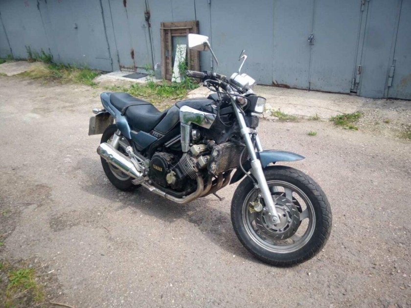 Yamaha FZX 750