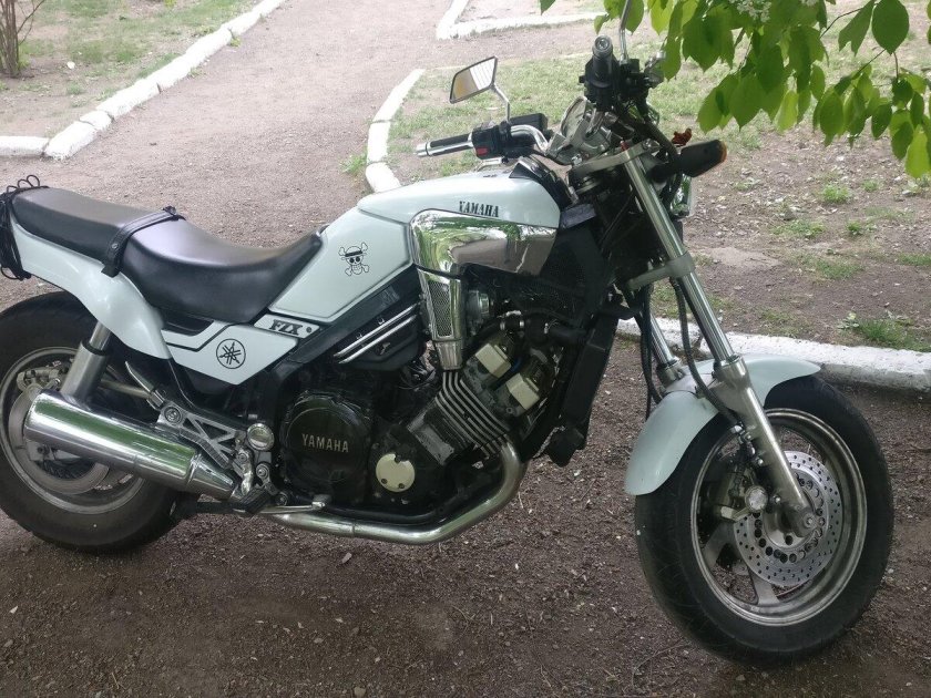 Yamaha FZX 750