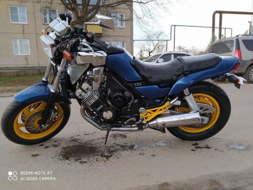 Yamaha FZX 750