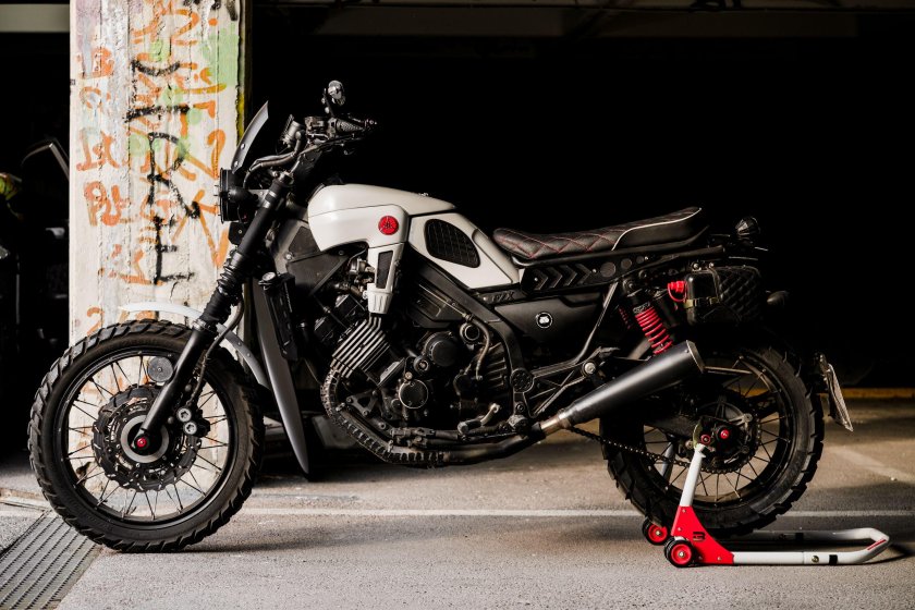 Yamaha FZX 750 Custom