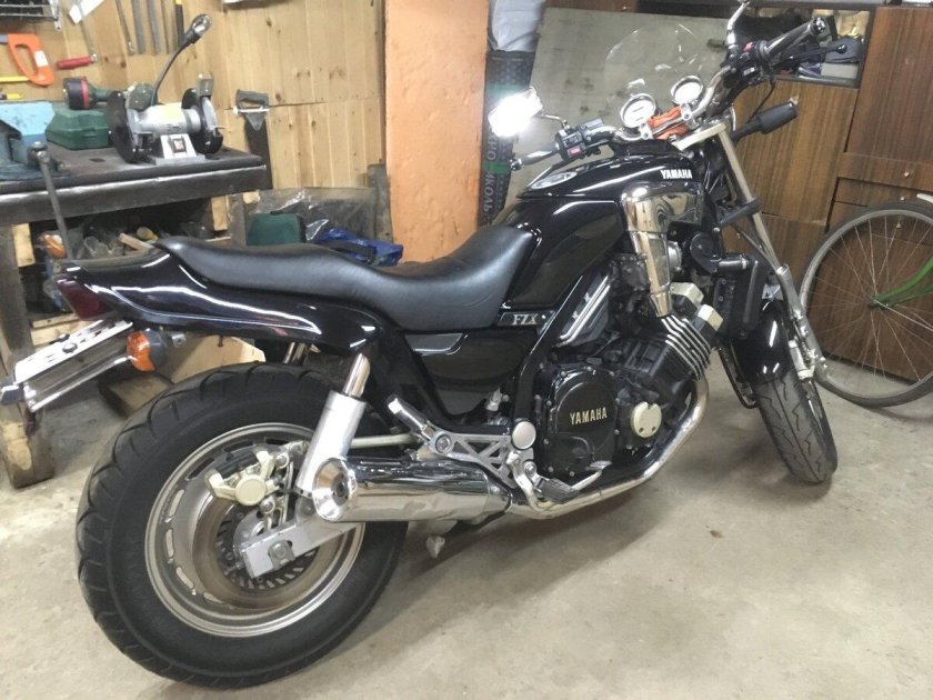 Yamaha FZX 750