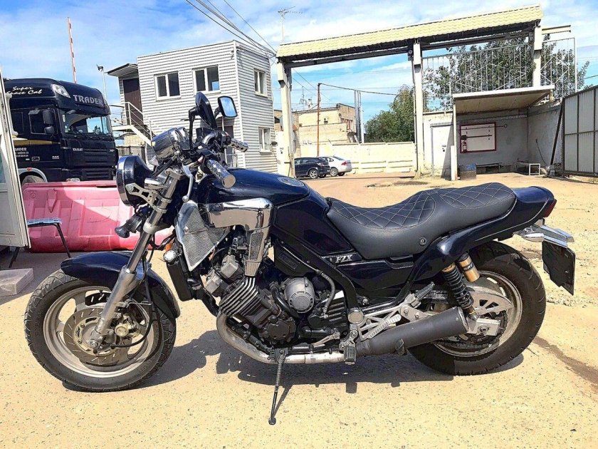 Yamaha FZX 750