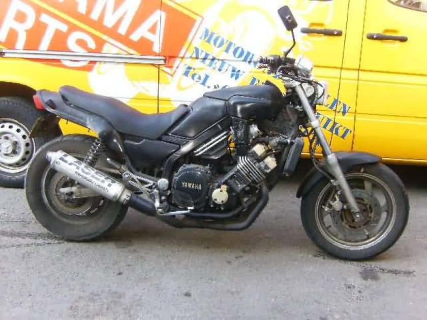Yamaha FZX 750