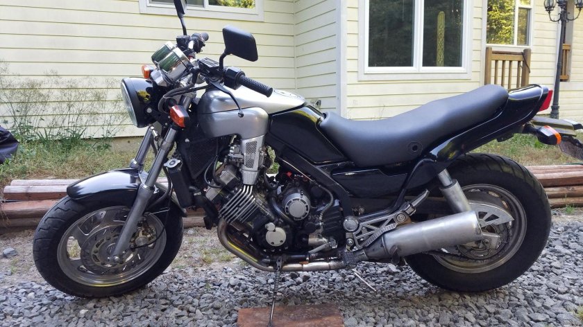 Yamaha FZX 750 Custom