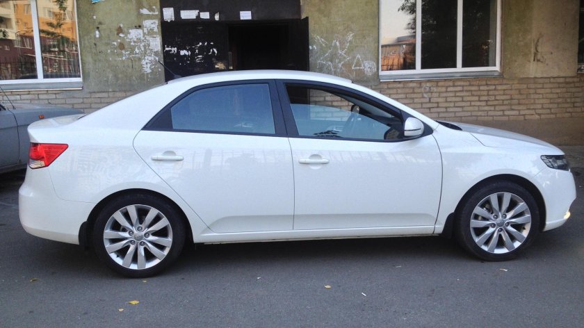 Kia Cerato 2012 белая
