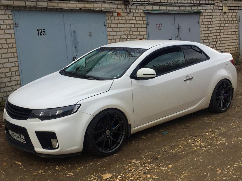 Kia Cerato Koup r18