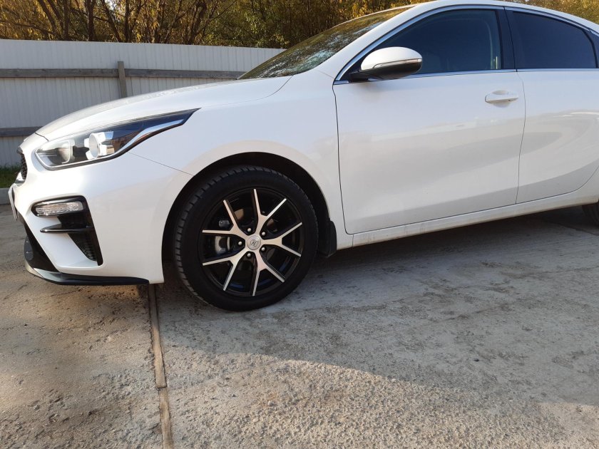 Kia Cerato 4 r18 диски
