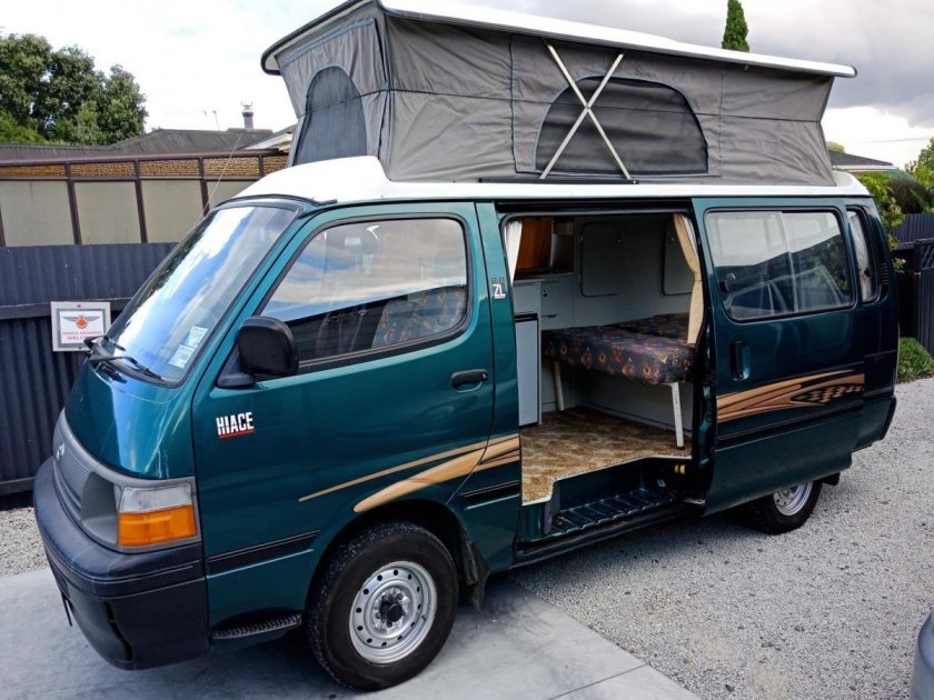 Тойота Хайс кемпер