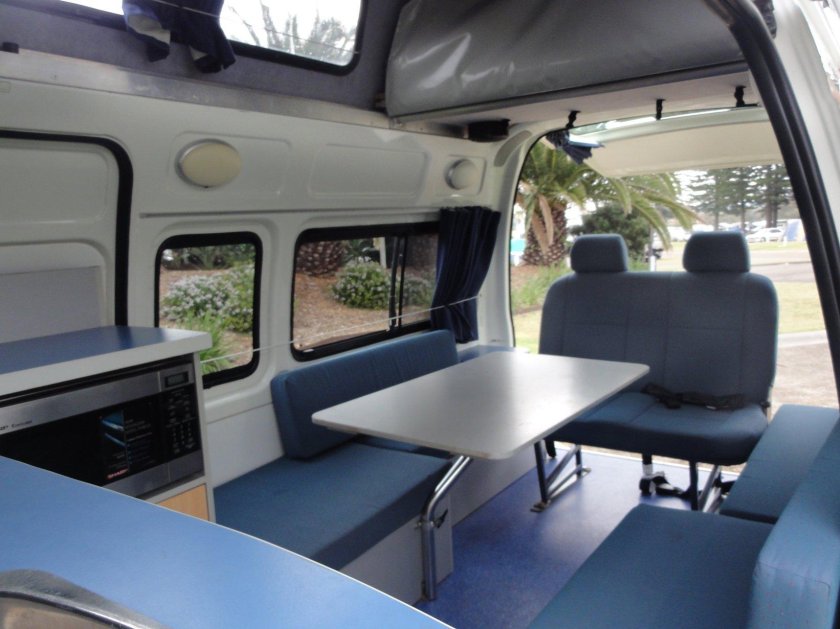 Тойота Хайс автодом