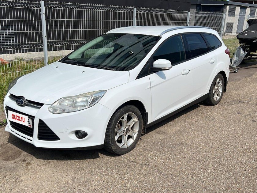 Белый форд фокус универсал 2013