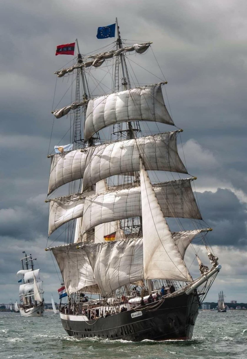 Корабли парусники