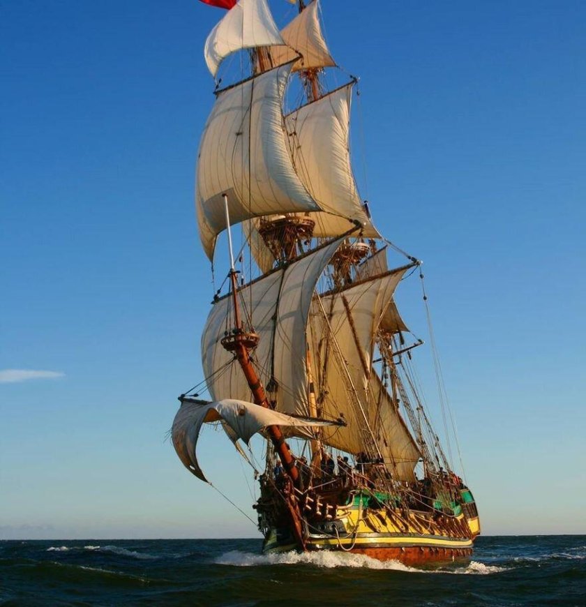 Фрегат штандарт петра 1