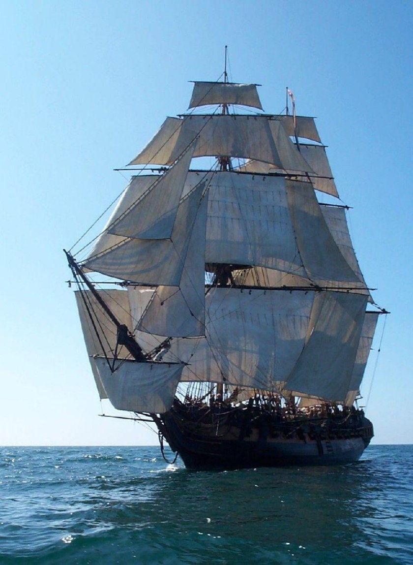 Парусник HMS Surprise