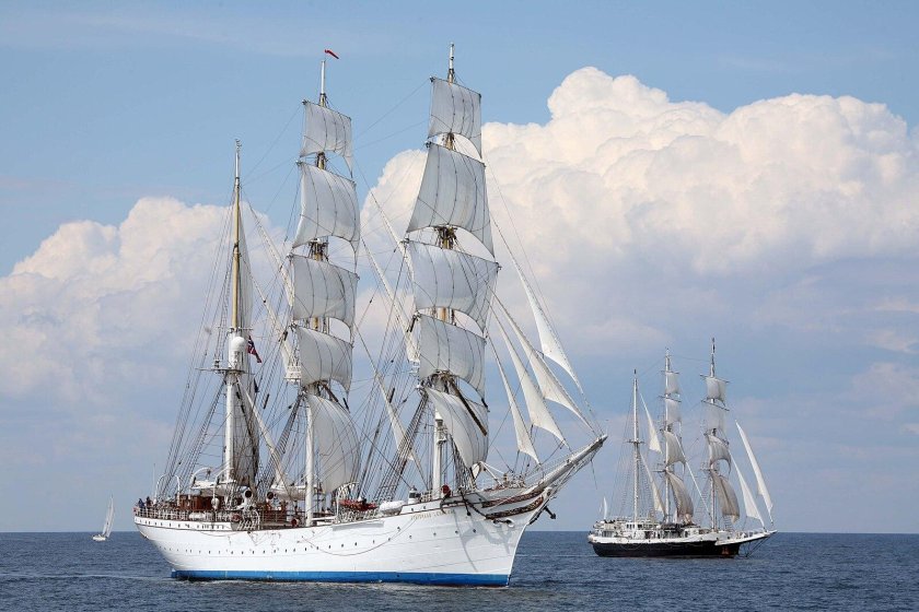 Парусник Statsraad Lehmkuhl
