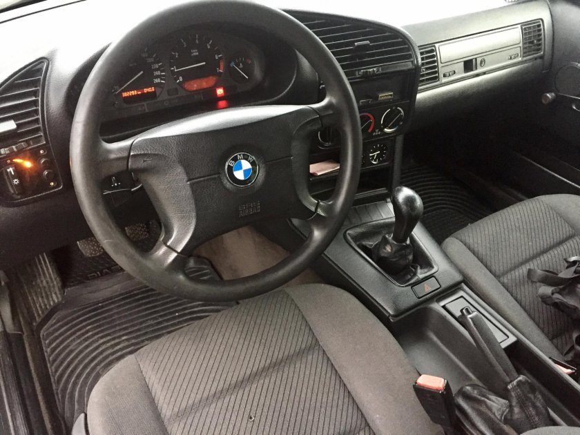 БМВ 3 е36 салон