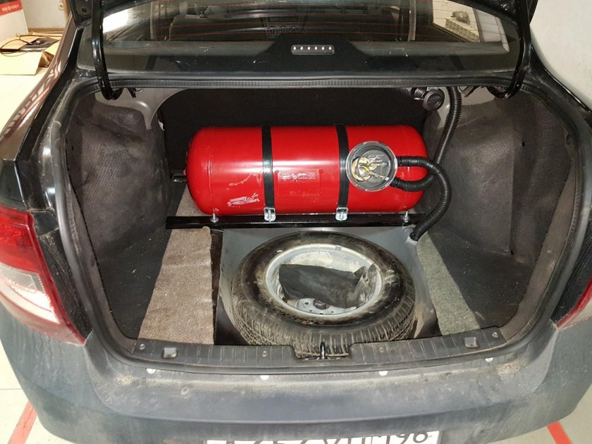 ГБО баллон 60 литров в Лада Гранта