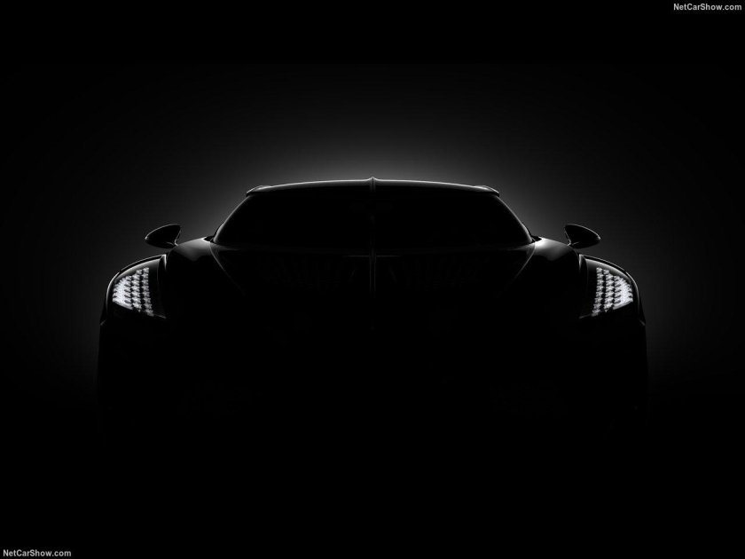 Машина на черном фоне