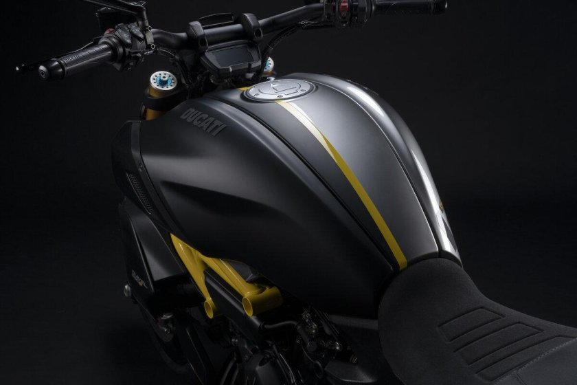Ducati Diavel 1260 s 2022
