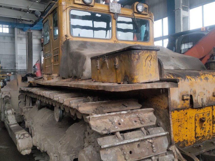 Дизель электрический трактор ДЭТ 250