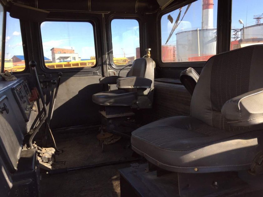 Бульдозер ДЭТ 250 В кабине