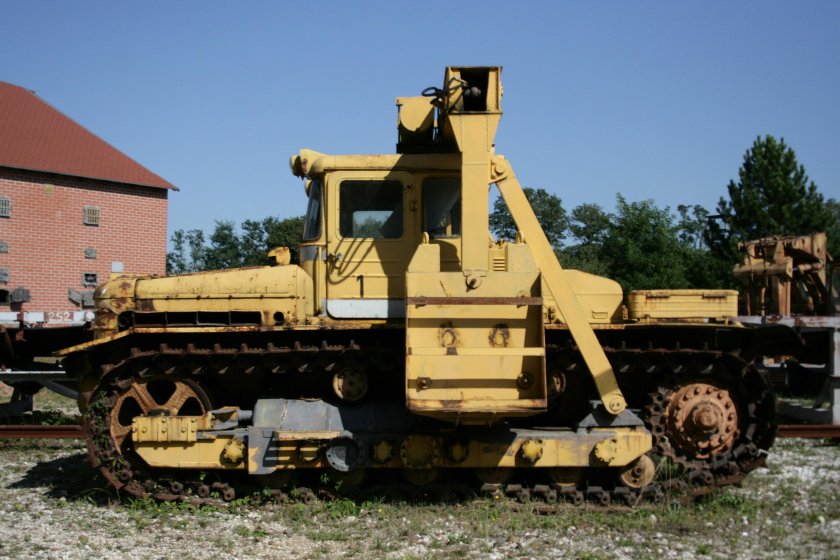 ДЭТ-250 трактор