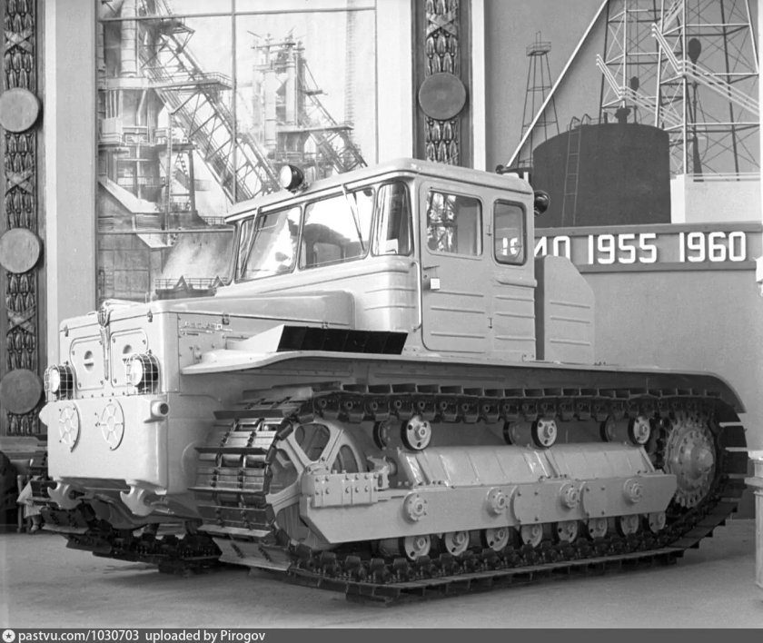 Трактор ЧТЗ ДЭТ 250