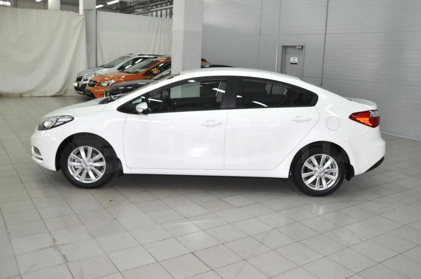 Kia Cerato 2013 белая