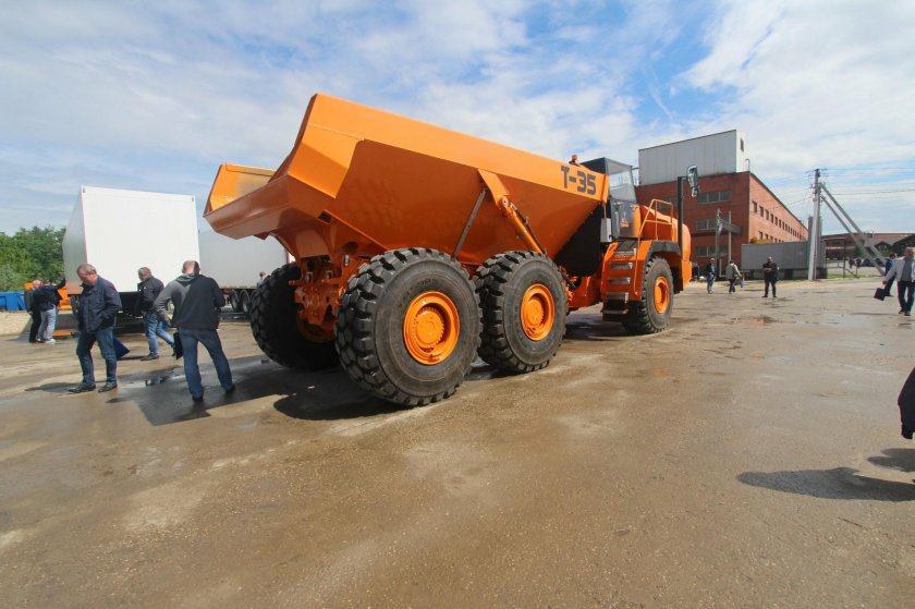 Сочлененный самосвал Тонар т-35
