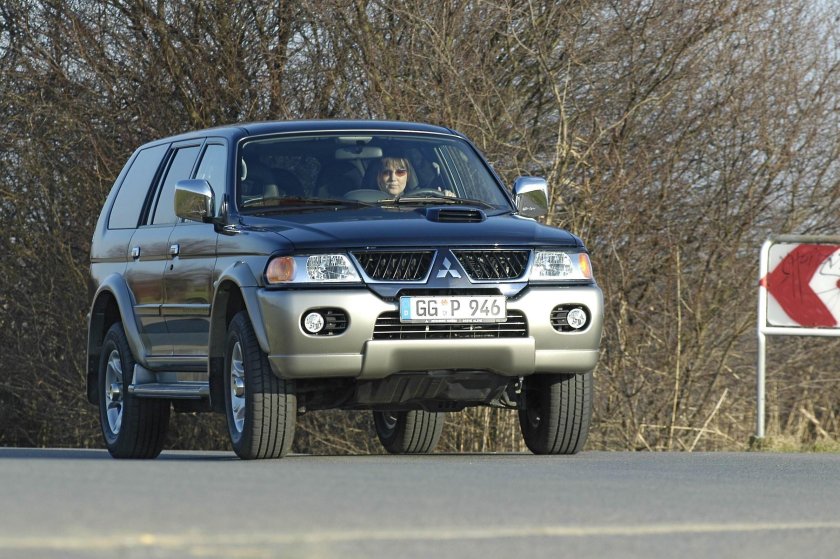 Mitsubishi pajero sport 1 поколение