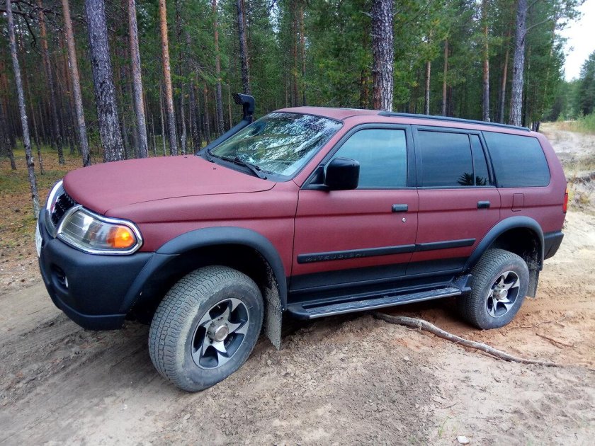 Mitsubishi Pajero Sport 1999