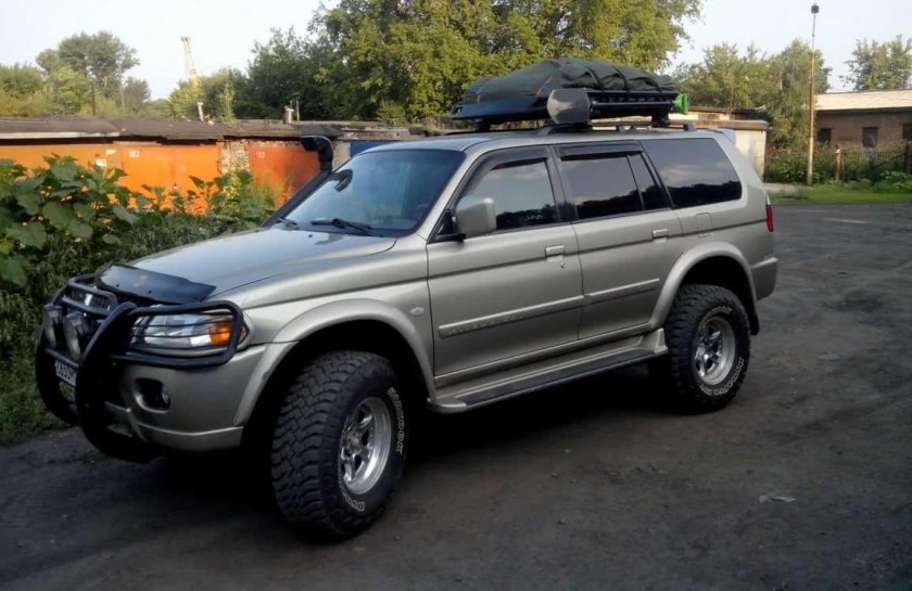 Митсубиси Монтеро спорт 1