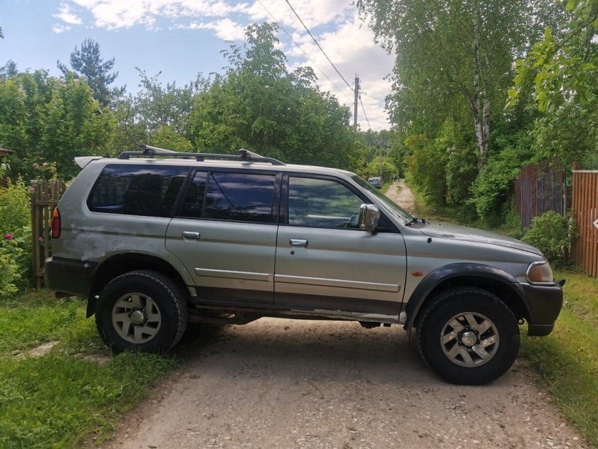 Серый Паджеро спорт 2007